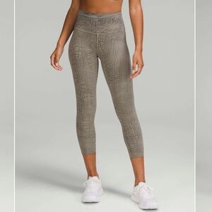 Lululemon Wunder Train High-Rise Crop 23"